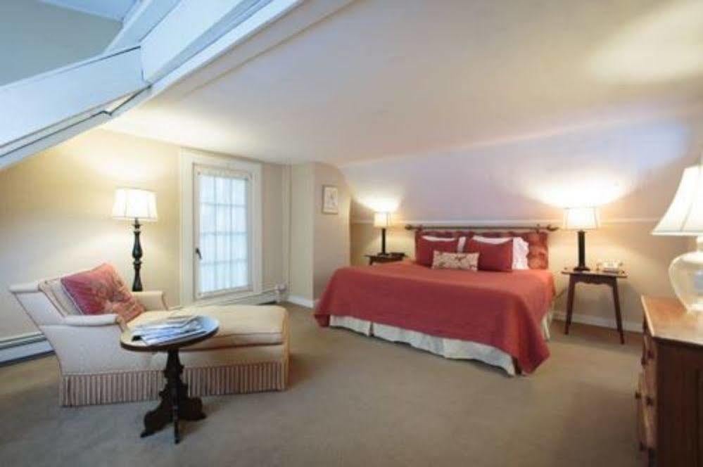 Onesixtyfive, The Inn On Park Row Брънсуик Екстериор снимка